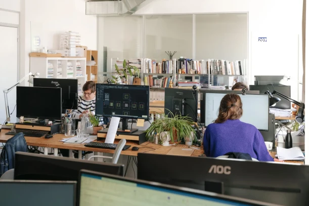 Open Space - 75018 - 1 poste - 299€