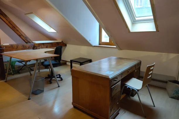 Open Space - 67000 - 4 postes - 150€