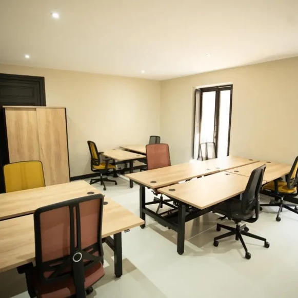 Bureau privé 29 m² 8 postes Coworking Rue Vital Carles Bordeaux 33000 - photo 2