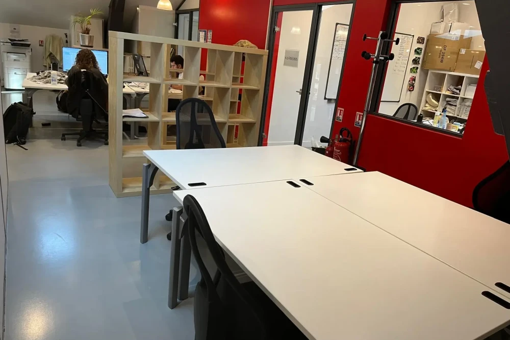 Open Space - 75011 - 3 postes - 375€