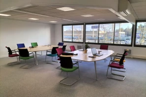 Open Space - 44700 - 10 postes - 150€