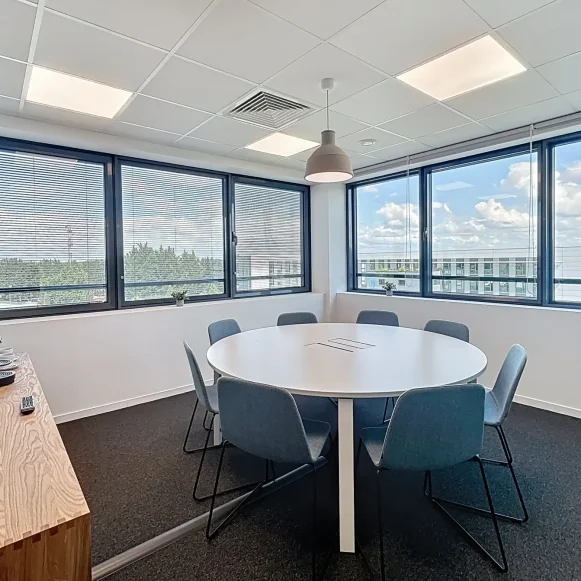 Bureau privé 80 m² 20 postes Coworking Rue de la Milletière Tours 37100 - photo 1