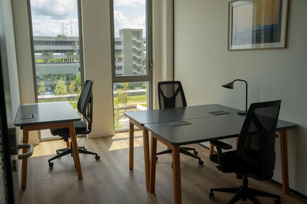 Bureau privé - 33700 - 3 postes - 947€