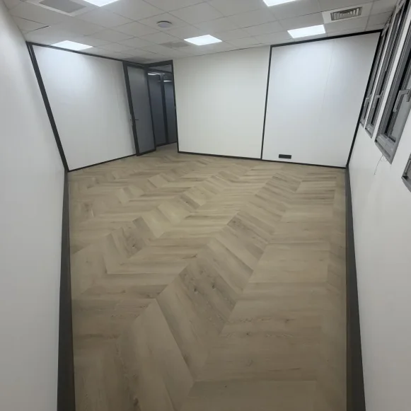 Bureau privé 13 m² 2 postes Coworking Rue de Paris Montreuil 93100 - photo 7