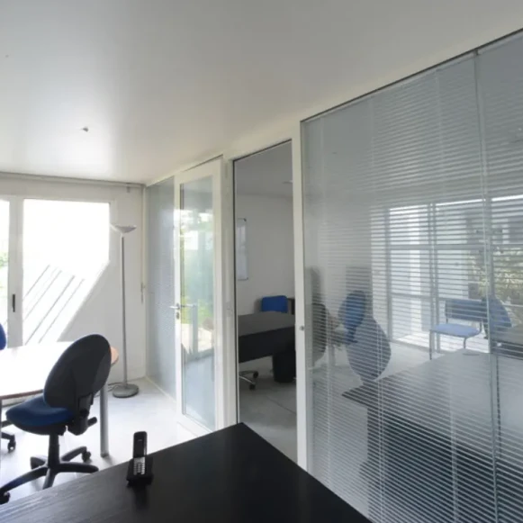 Bureau privé 30 m² 6 postes Coworking Boulevard Saint-Denis Courbevoie 92400 - photo 1