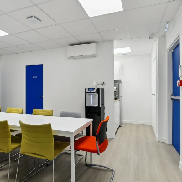 Bureau privé 10 m² 2 postes Location bureau Rue de Silly Boulogne-Billancourt 92100 - photo 1