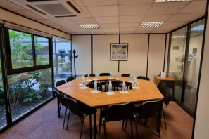 Espace indépendant - 75011 - 12 postes - 6400€