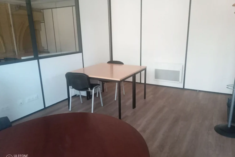 Bureau privé - 59200 - 1 poste - 352€