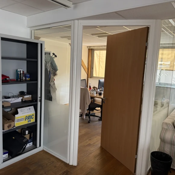 Espace indépendant 206 m² 18 postes Location bureau Rue Guy Môquet Malakoff 92240 - photo 10