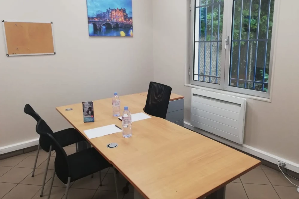 Bureau privé - 93000 - 1 poste - 600€