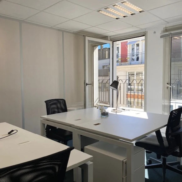 Bureau privé 17 m² 3 postes Coworking Rue des Petits Hôtels Paris 75010 - photo 8