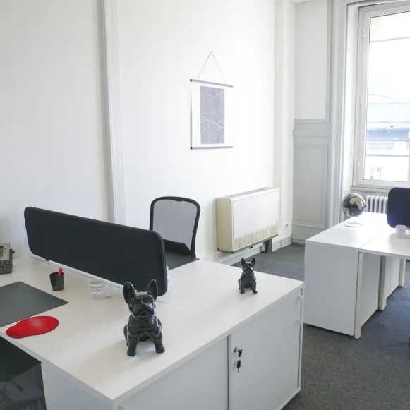 Bureau privé 22 m² 4 postes Coworking Cours du 30 Juillet Bordeaux 33000 - photo 1