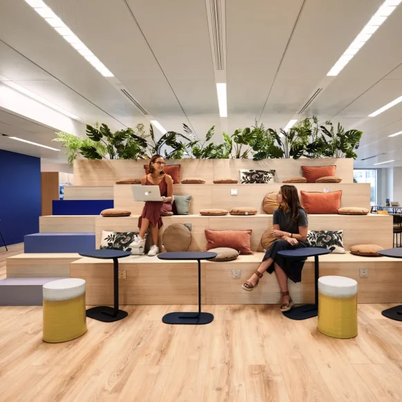 Bureau privé 26 m² 7 postes Location bureau Rue du Colonel Pierre Avia Paris 75015 - photo 4