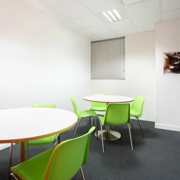 Bureau privé 42 m² 7 postes Location bureau Rue du Lac Saint-André Le Bourget-du-Lac 73370 - photo 5