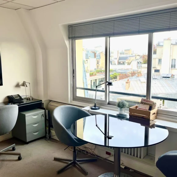 Bureau privé 15 m² 2 postes Coworking Avenue Myron Herrick Paris 75008 - photo 1