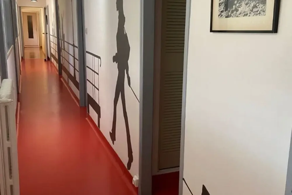 Open Space - 84000 - 2 postes - 190€