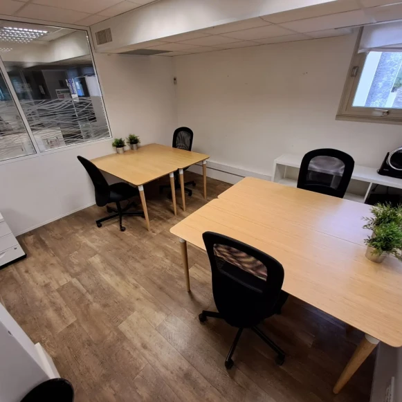 Bureau privé 18 m² 4 postes Location bureau Rue Cardinet Paris 75017 - photo 3