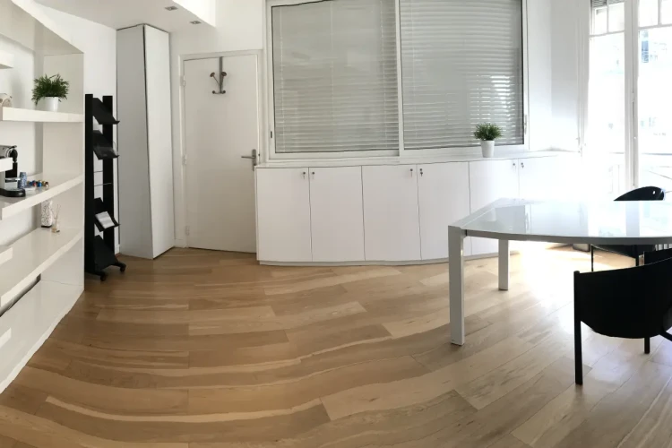 Espace indépendant - 75008 - 8 postes - 5600€