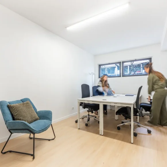 Bureau privé 14 m² 4 postes Coworking Avenue du Général Michel Bizot Paris 75012 - photo 4