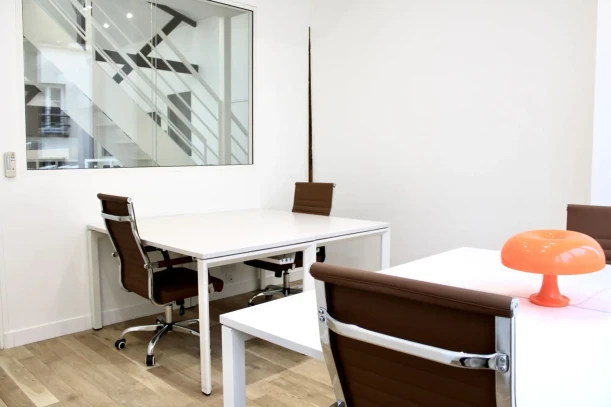 Bureau privé - 75010 - 6 postes - 2900€