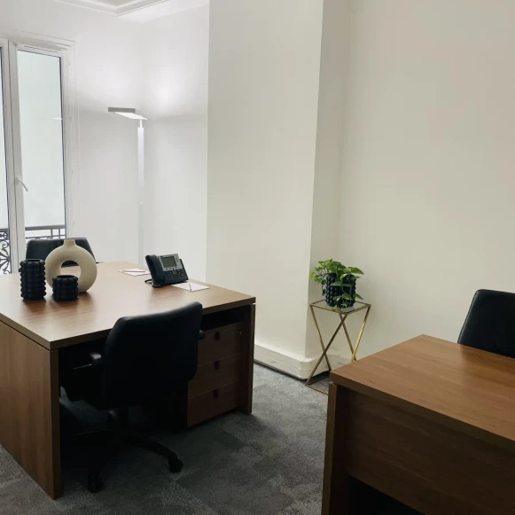 Bureau privé 17 m² 4 postes Coworking Avenue Kléber Paris 75016 - photo 3
