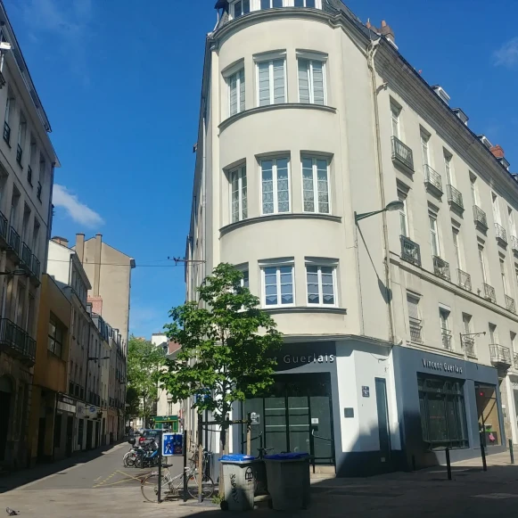 Open Space  5 postes Coworking Rue Buffon Nantes 44000 - photo 5