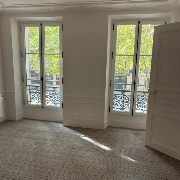 Bureau privé 33 m² 6 postes Location bureau Avenue Denfert Rochereau Paris 75014 - photo 7