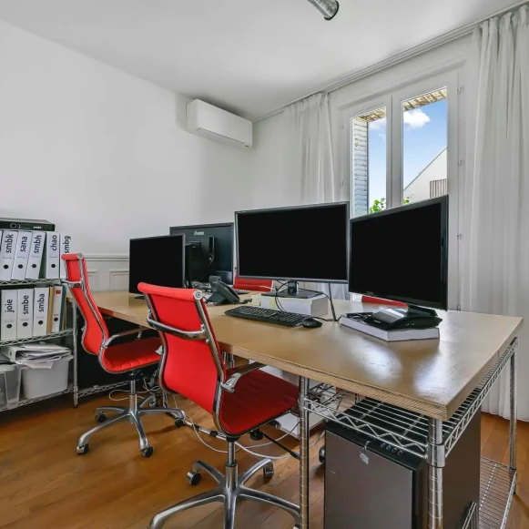 Bureau privé 19 m² 5 postes Coworking Avenue du Mesnil Saint-Maur-des-Fossés 94210 - photo 1