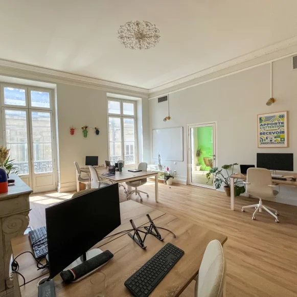 Open Space  5 postes Coworking Rue Paul Berthelot Bordeaux 33300 - photo 10
