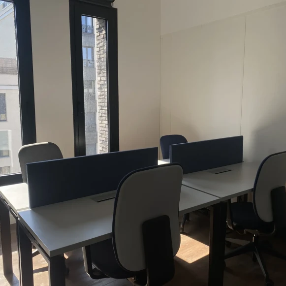 Bureau privé 12 m² 4 postes Location bureau Place Martin Levasseur Saint-Ouen-sur-Seine 93400 - photo 1