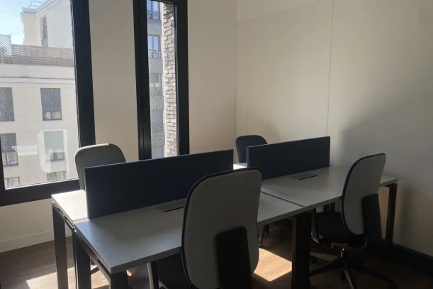 Bureau privé - 93400 - 4 postes - 1750€