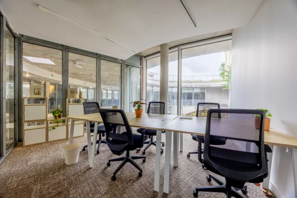 Bureau privé - 33300 - 5 postes - 1400€