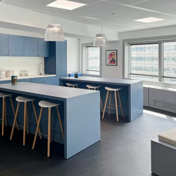 Bureau privé 22 m² 6 postes Coworking Place des Cinq Martyrs du Lycée Buffon Paris 75015 - photo 4