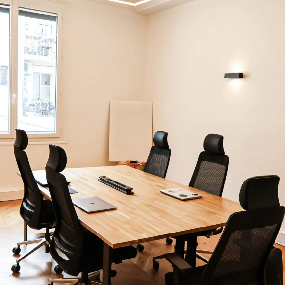 Bureau privé 25 m² 8 postes Location bureau Rue Fortuny Paris 75017 - photo 2