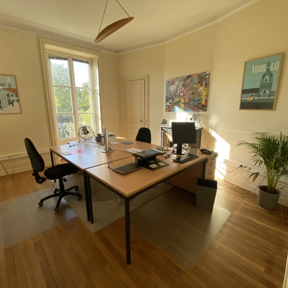 Espace indépendant 75 m² 7 postes Location bureau Quai de Versailles Nantes 44000 - photo 2