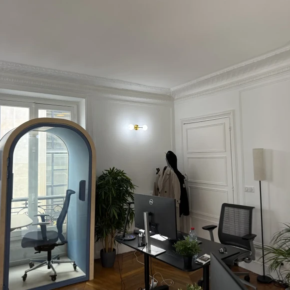 Bureau privé 60 m² 7 postes Location bureau Rue Laffitte Paris 75009 - photo 2