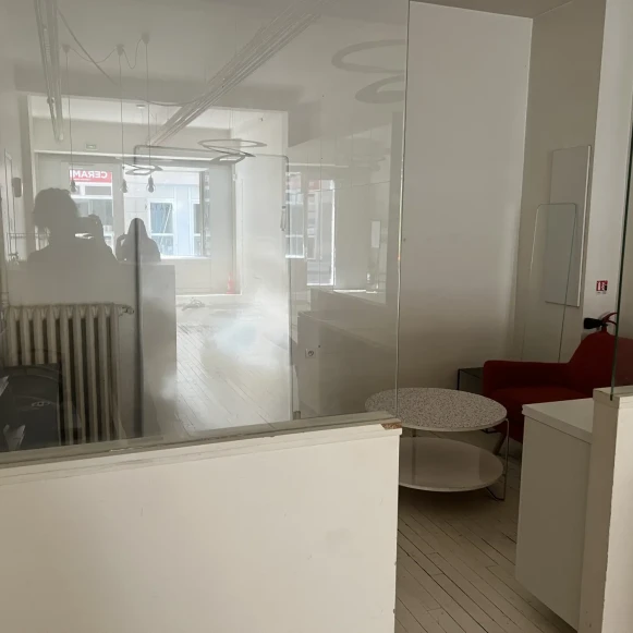 Espace indépendant 124 m² 12 postes Location bureau Rue Martel Paris 75010 - photo 3