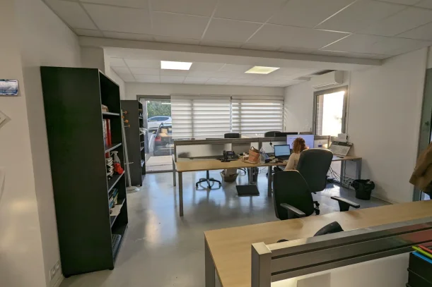Bureau privé - 13510 - 8 postes - 1240€