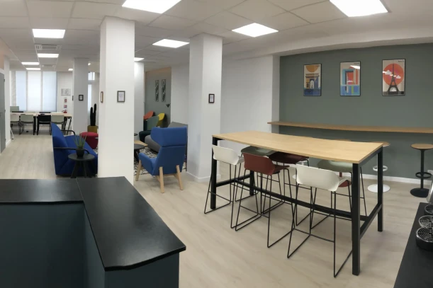 Espace indépendant - 75015 - 15 postes - 6000€