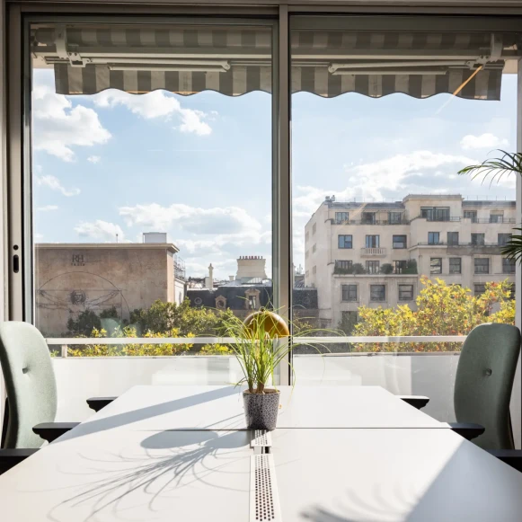 Bureau privé 100 m² 16 postes Location bureau Avenue des Champs-Élysées Paris 75008 - photo 4