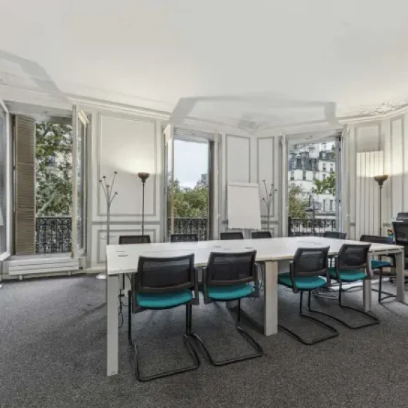 Espace indépendant 215 m² 35 postes Coworking Boulevard Saint Denis Paris 75003 - photo 2