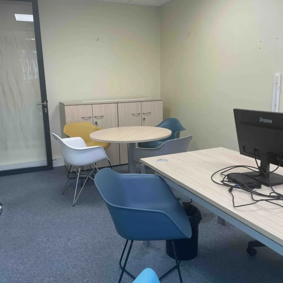Bureau privé 30 m² 10 postes Location bureau Avenue de Messine Paris 75008 - photo 4