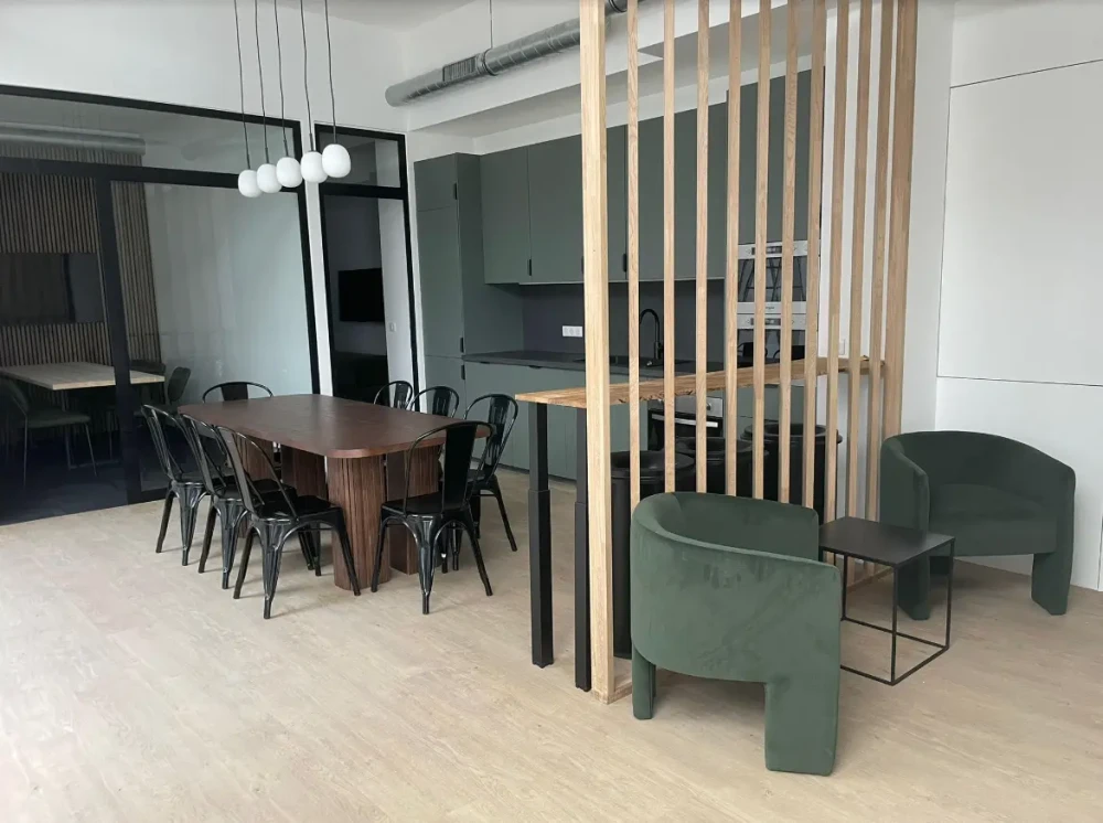 Espace indépendant - 75012 - 22 postes - 9700€