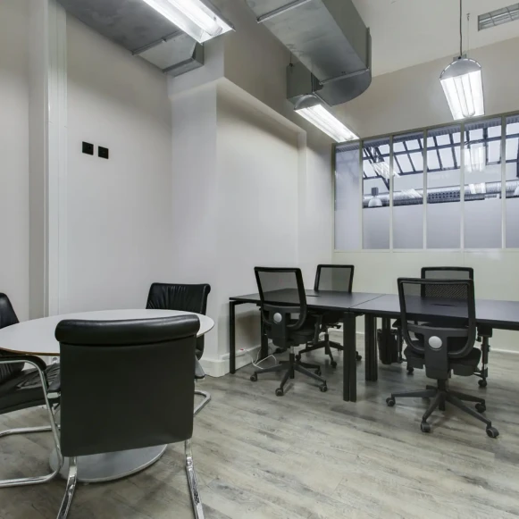 Bureau privé 25 m² 6 postes Coworking Rue la Vacquerie Paris 75011 - photo 1
