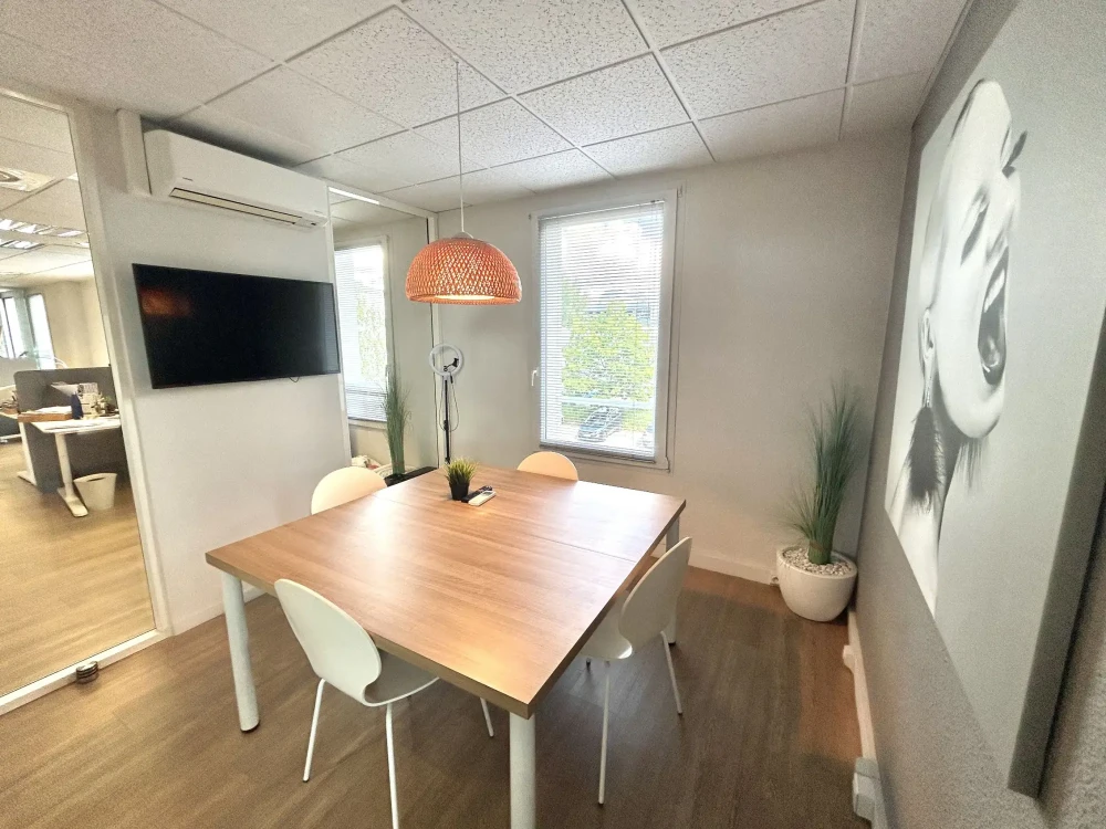 Espace indépendant - 74960 - 9 postes - 2400€