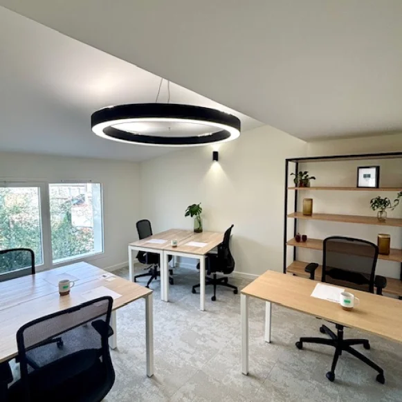 Bureau privé 16 m² 5 postes Location bureau Rue Turenne Bordeaux 33000 - photo 2