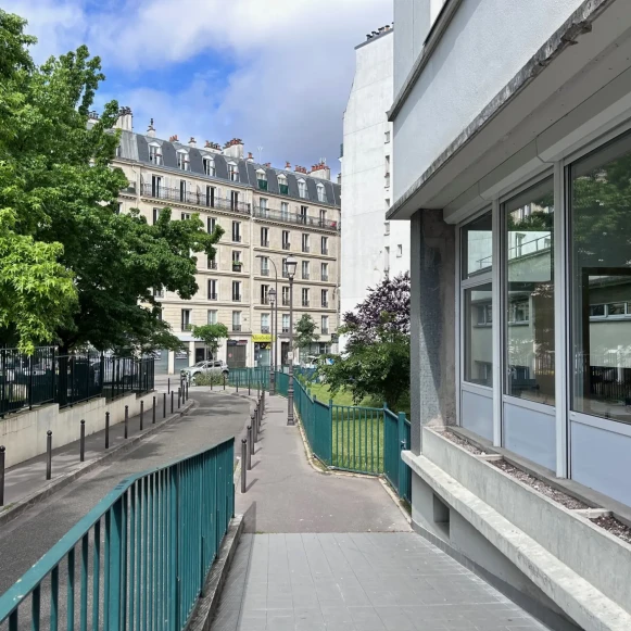 Bureau privé 12 m² 3 postes Coworking Rue de Charenton Paris 75012 - photo 6