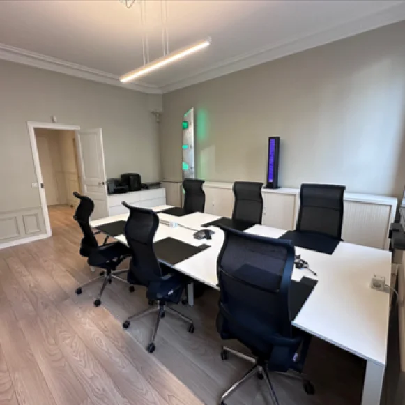 Bureau privé 27 m² 6 postes Location bureau Boulevard Pereire Paris 75017 - photo 1
