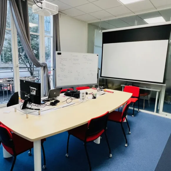 Bureau privé 60 m² 12 postes Coworking Rue Beaubourg Paris 75003 - photo 2