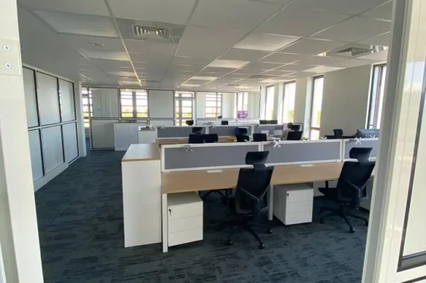 Bureau privé - 51430 - 4 postes - 1076€